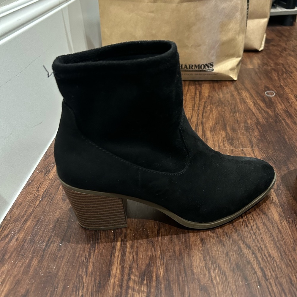 A.N.A. (A New Approach) womens ankle boots, faux suede, heeled, size 7.5